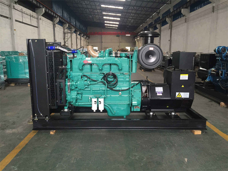 西沙如何判断一个电压表是否具有自动量程切换功能？